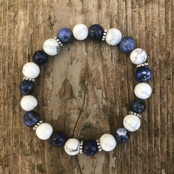 Sodalite and Howlite for Calm - Picture 5 of 7